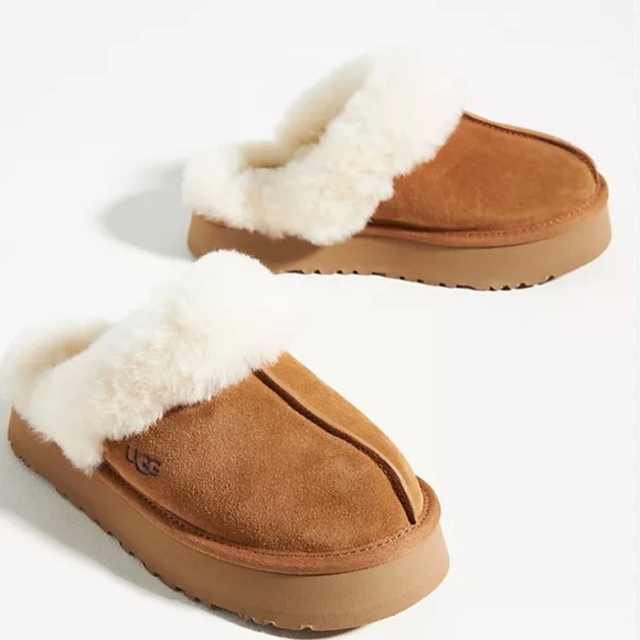 UGG Shoes - Like New! UGG Disquette Clog
